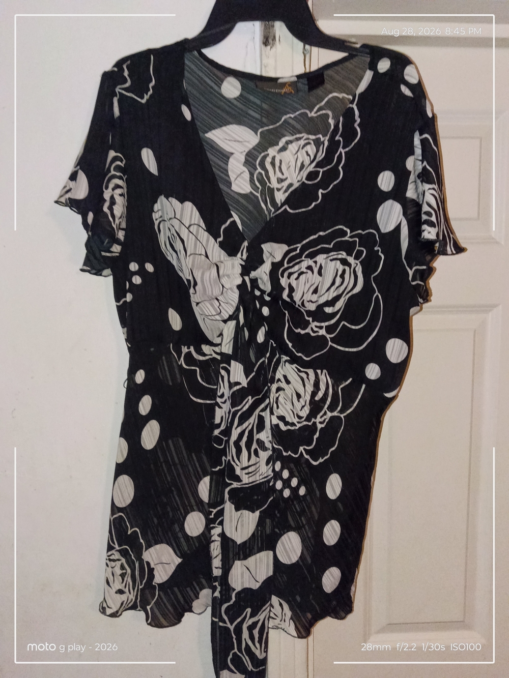 Women's Black & White Floral Tie-Front Tunic